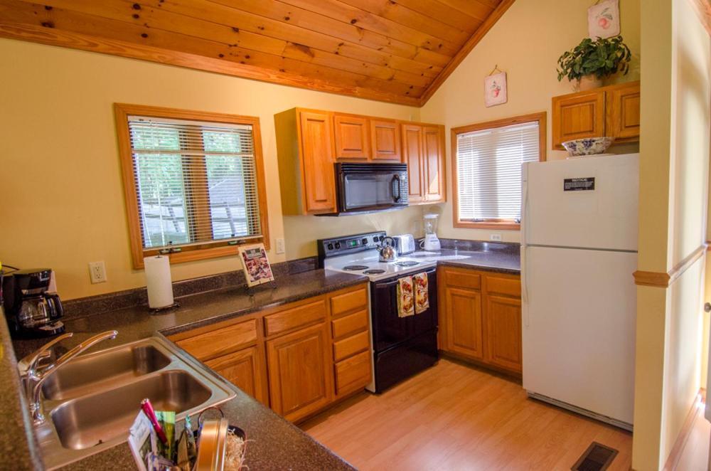 Asheville Cabins Of Willow Winds Экстерьер фото