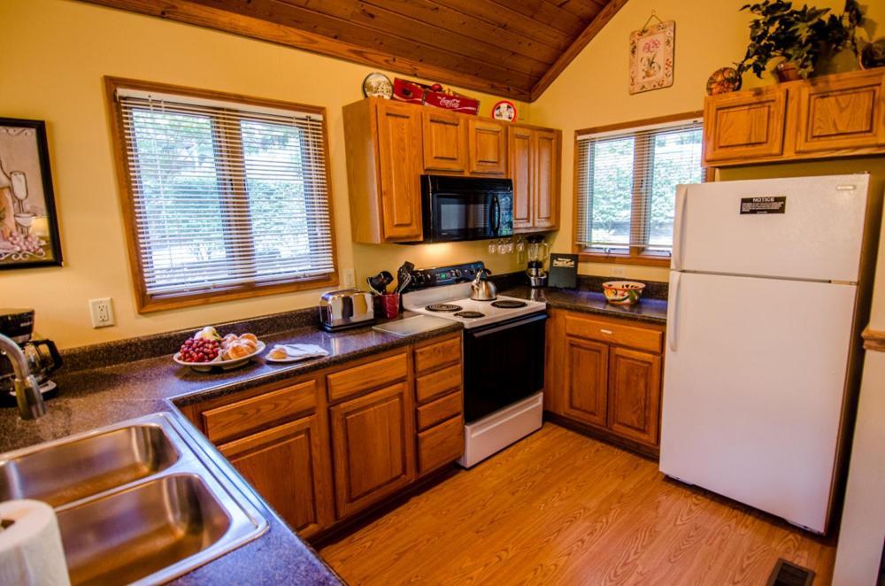 Asheville Cabins Of Willow Winds Экстерьер фото
